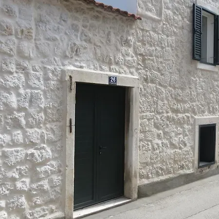 Garden Oasis!New Luxury Apt In The Heart Of Split Apartment